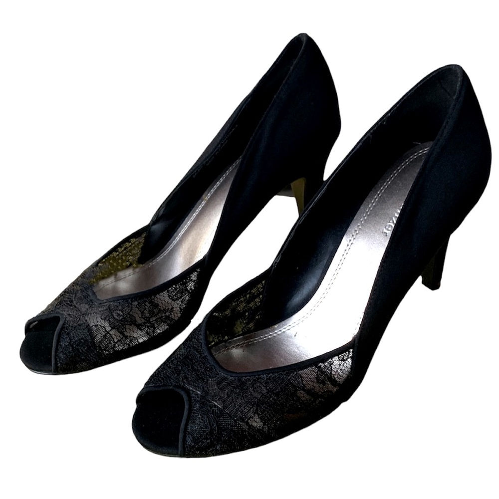 NATURALIZER I Floral Mesh Peeptoe Pumps